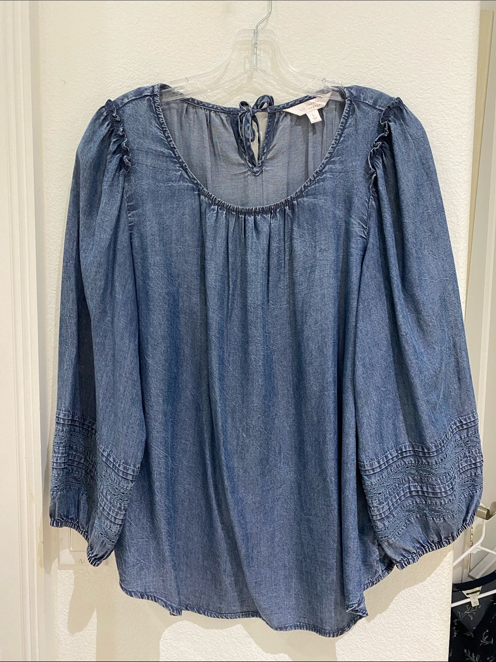 LC Lauren Conrad Flowy Puff-Sleeve Blouse Indigo Tencel - denim look - Size L